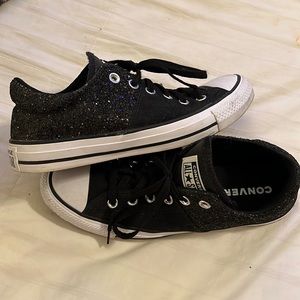 Womens converse Madison. Size 9